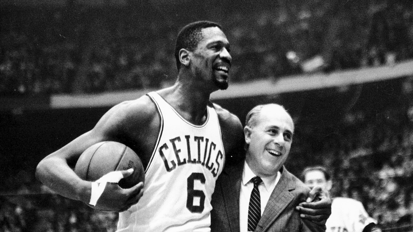 Bill Russell, Celtics Center Who Transformed Pro Basketball, Dies at 88 -  The New York Times